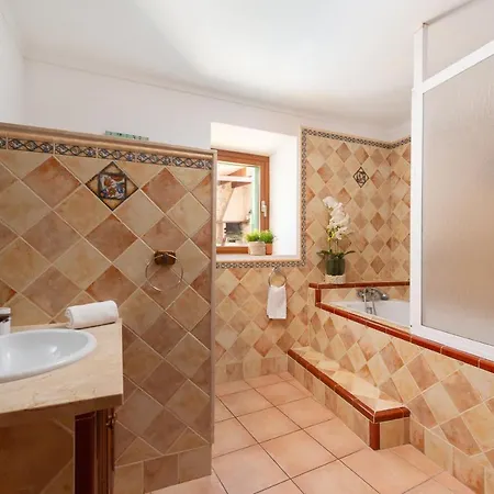 Bona Vista With Mountain Views By Bebreeze Holiday home *